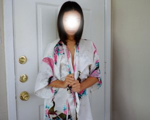 Luiza massage parlor and call girl